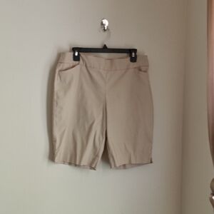 C'est 1946 Shorts Women 16 Tan Bermuda Casual Academia Beach Resort Vacation Y2K